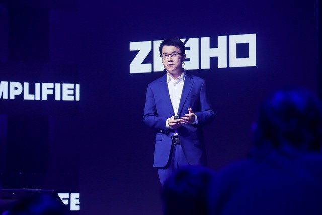 çµæ©æ½®çZEEHOè¯çï¼æ¦å¿µè½¦æ¨ªç©ºåºä¸å¼é¢æ½®æµ 